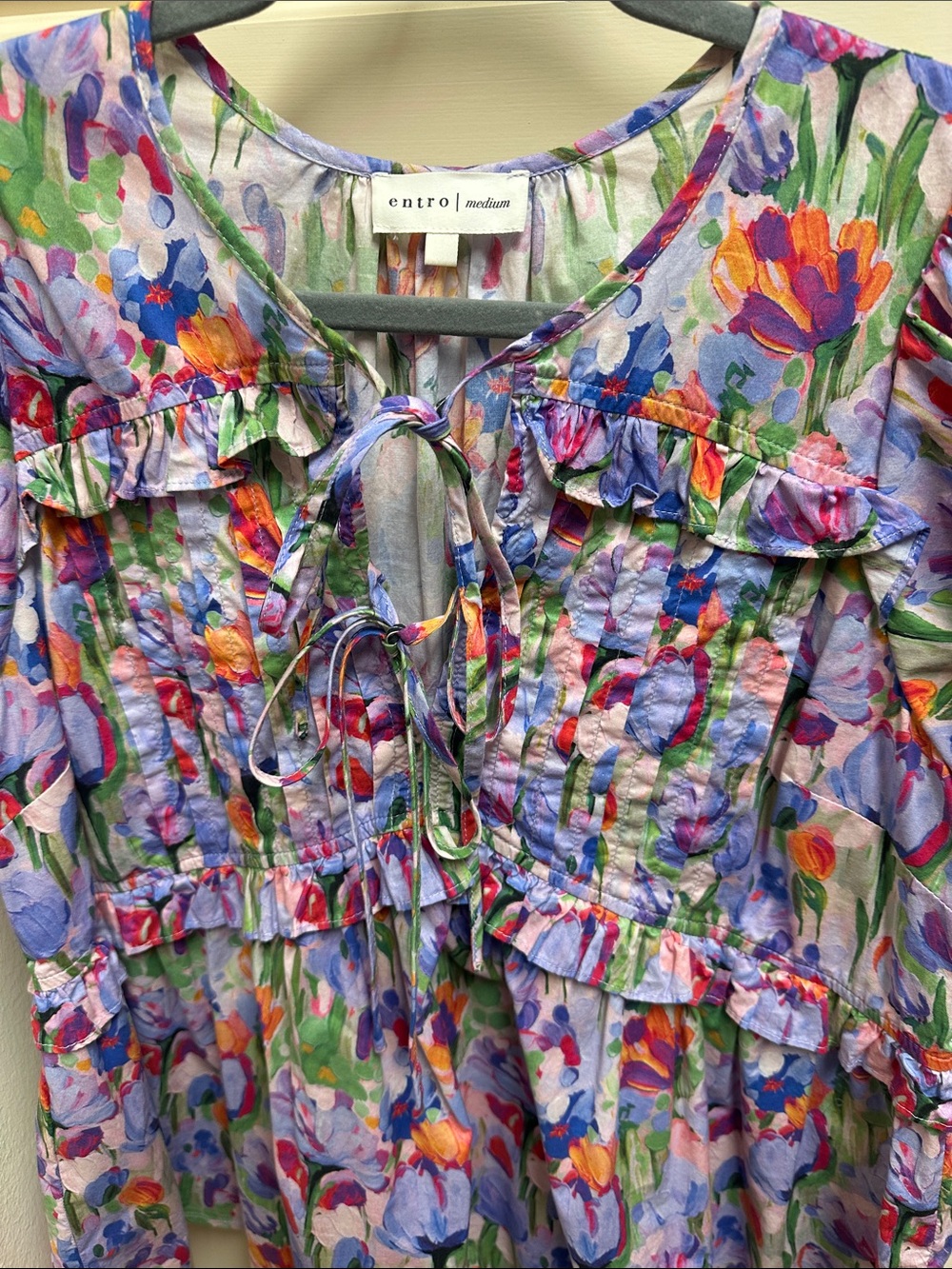 entro Lavender Floral Puff-Sleeve Top with Ruffle Details - Picture 3 of 8